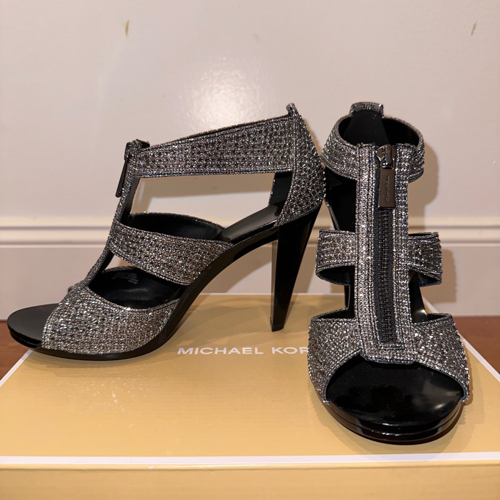 NWT Michael Kors Glitter T high Heels